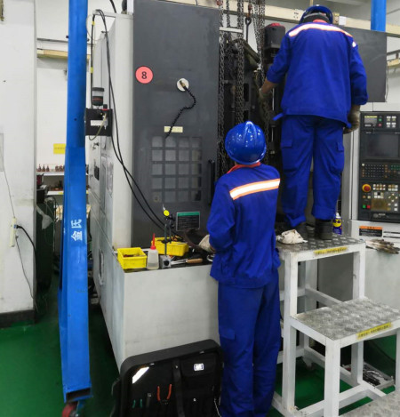 设备移位东莞某公司设备安装